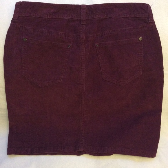 Burgundy Tommy Hilfiger corduroy mini skirt - Picture 2 of 7